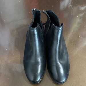 Reaction Kenneth Cole Sleek Black Ankle Booties